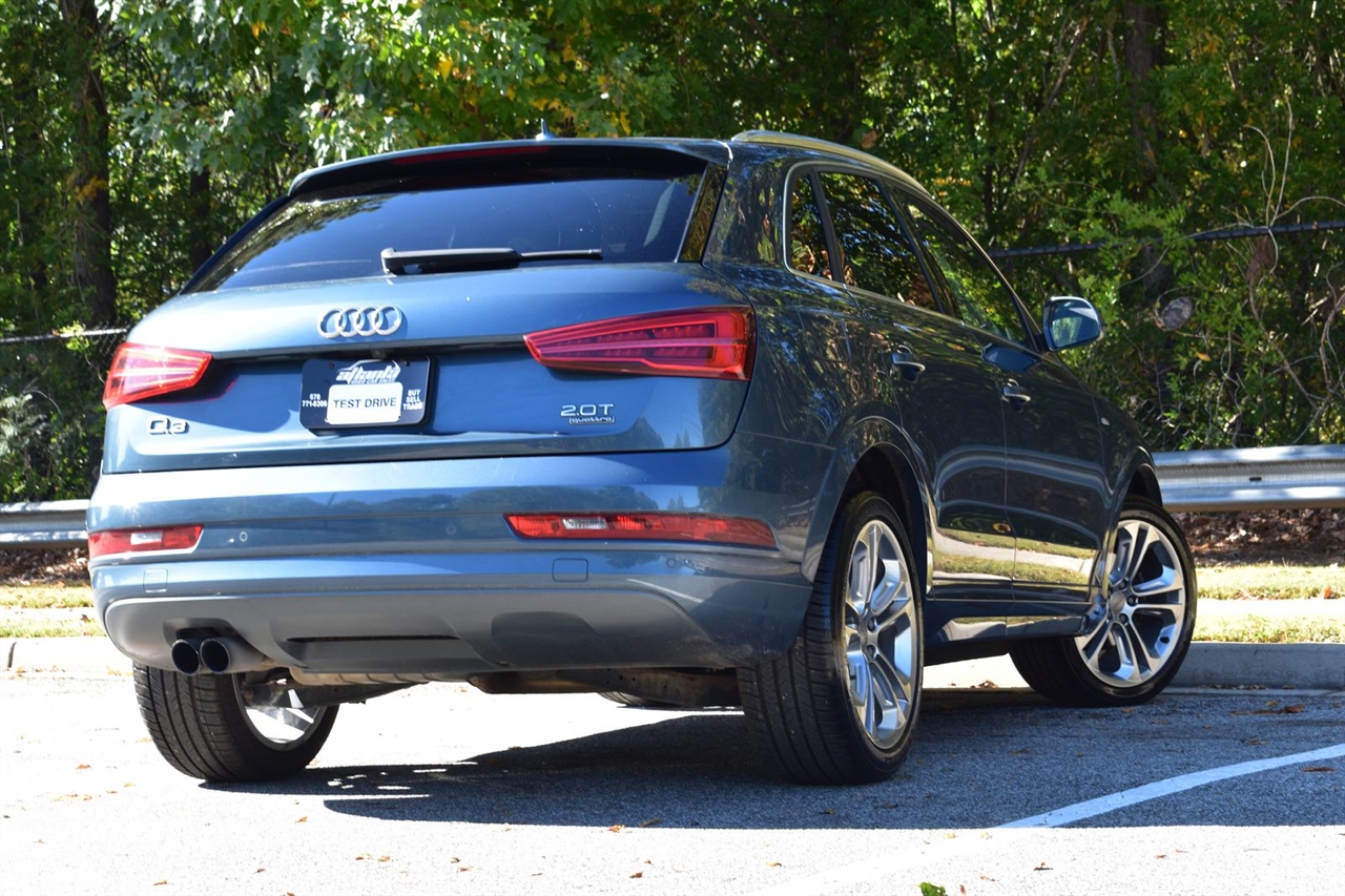 Audi Q3 2.0 TFSI Sport Premium Plus quattro AWD 2018 Audi Q3 2.0 TFSI Sport Premium Plus quattro AWD 2018