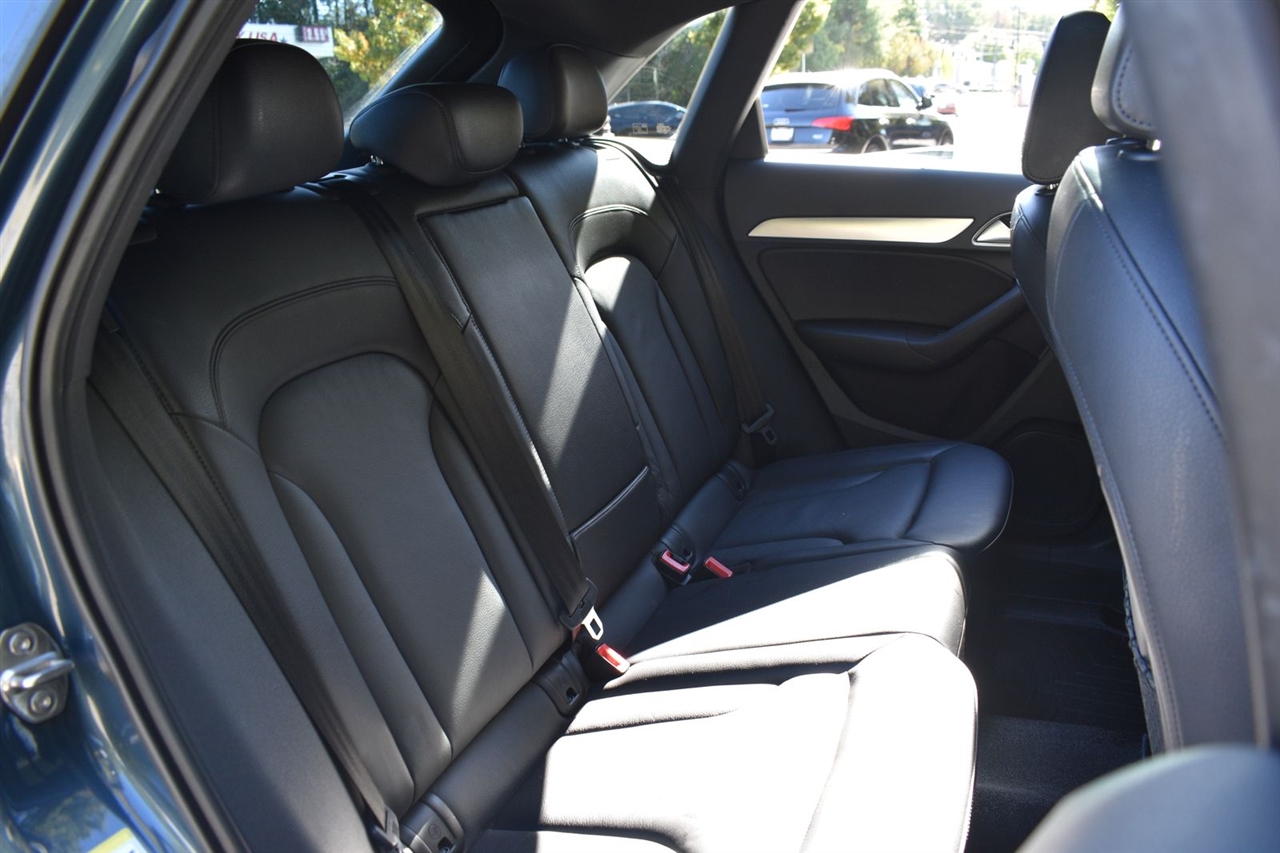Audi Q3 2.0 TFSI Sport Premium Plus quattro AWD 2018 Audi Q3 2.0 TFSI Sport Premium Plus quattro AWD 2018