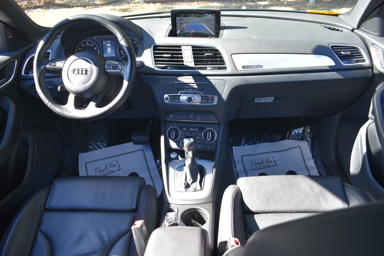 Audi Q3 2.0 TFSI Sport Premium Plus quattro AWD 2018 Audi Q3 2.0 TFSI Sport Premium Plus quattro AWD 2018
