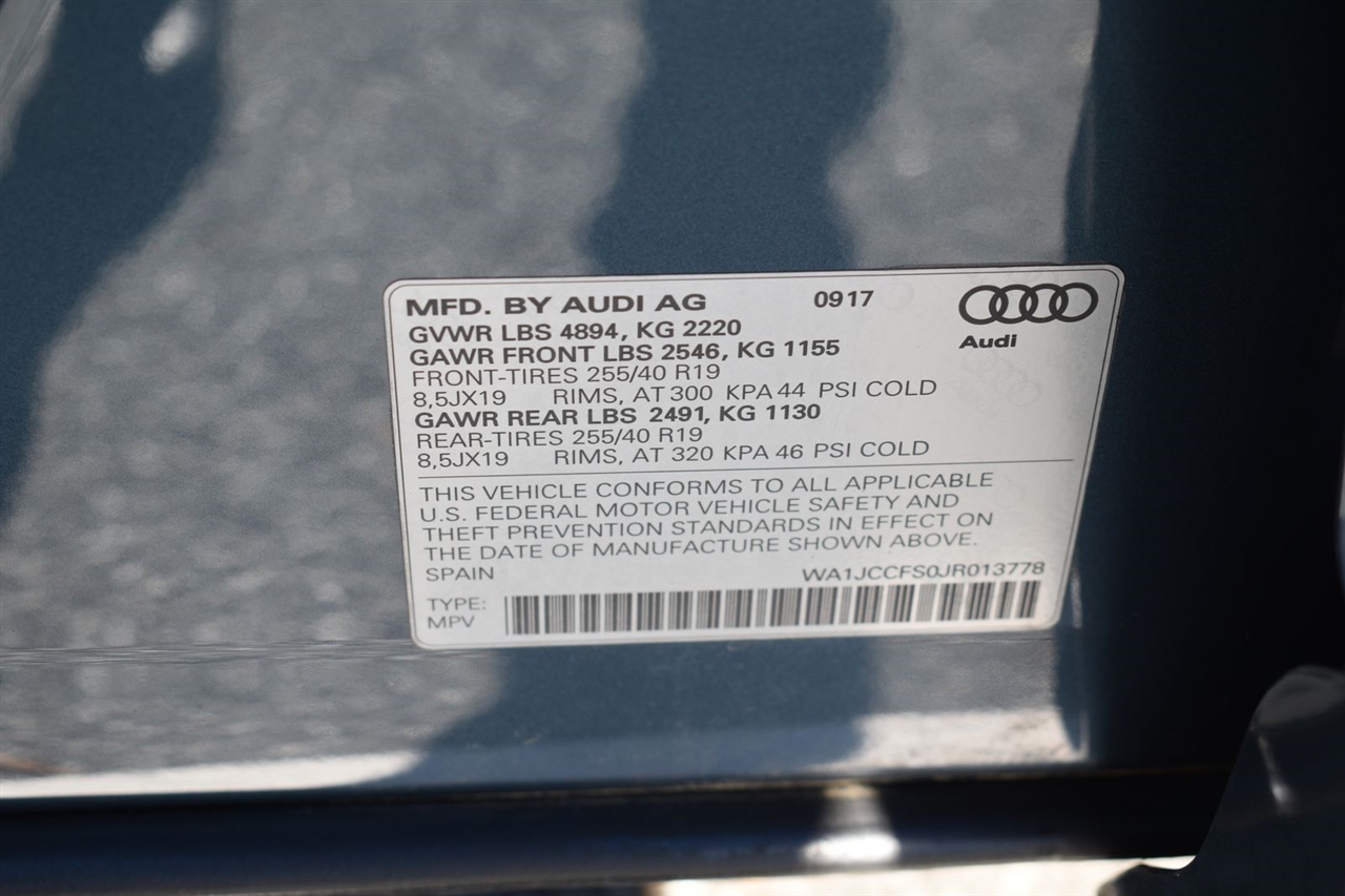 Audi Q3 2.0 TFSI Sport Premium Plus quattro AWD 2018 Audi Q3 2.0 TFSI Sport Premium Plus quattro AWD 2018