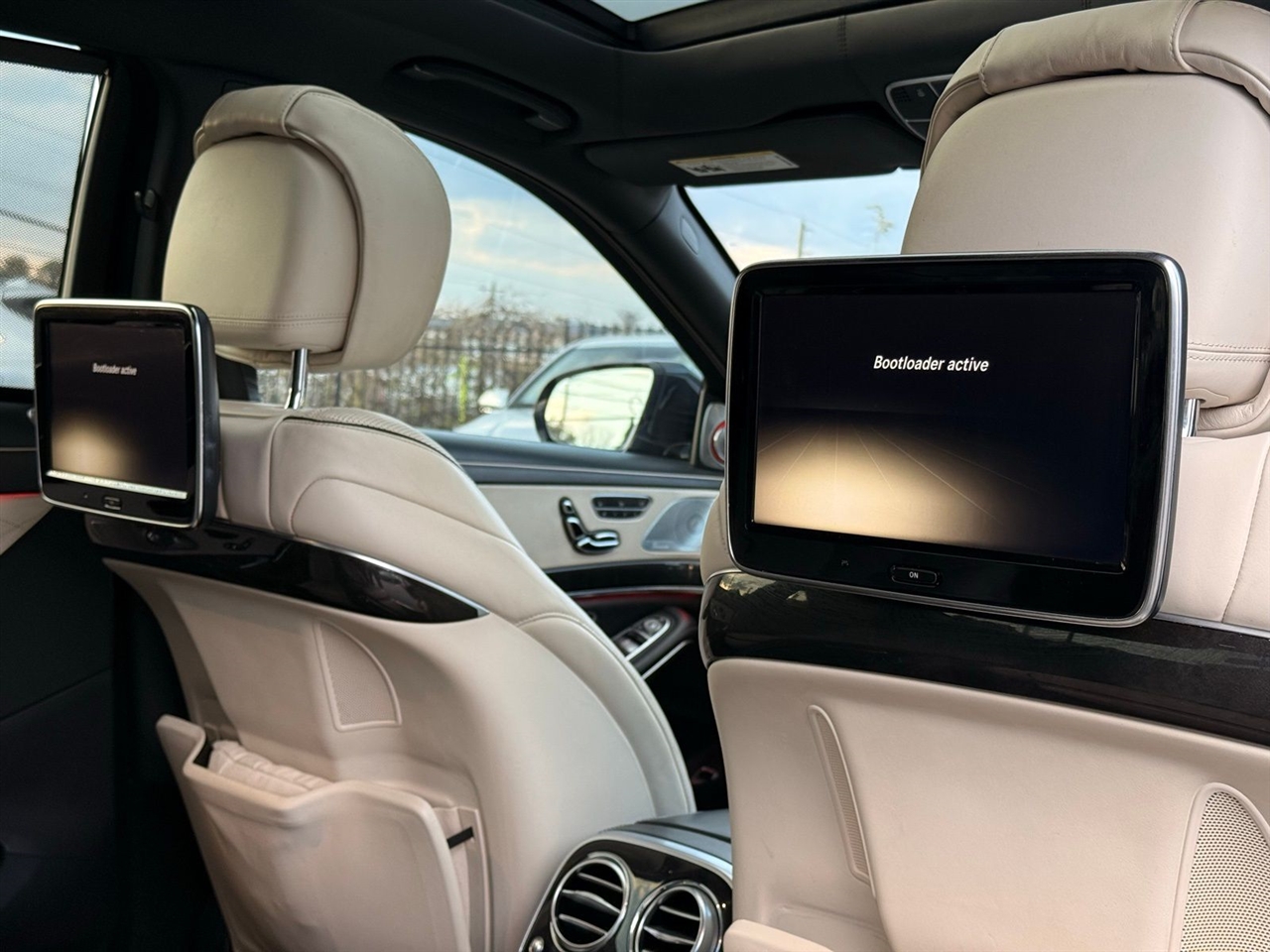 Mercedes-Benz S-Class 4dr Sdn Maybach S 600 RWD 2016