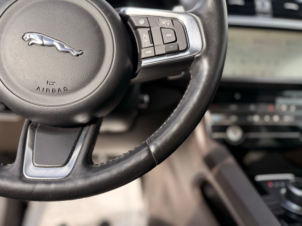 Jaguar F-Pace 25t Prestige AWD 2018