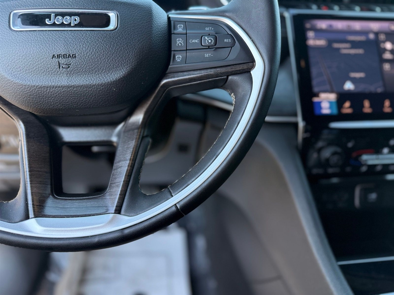 Jeep Grand Cherokee L Limited 4x2 2024