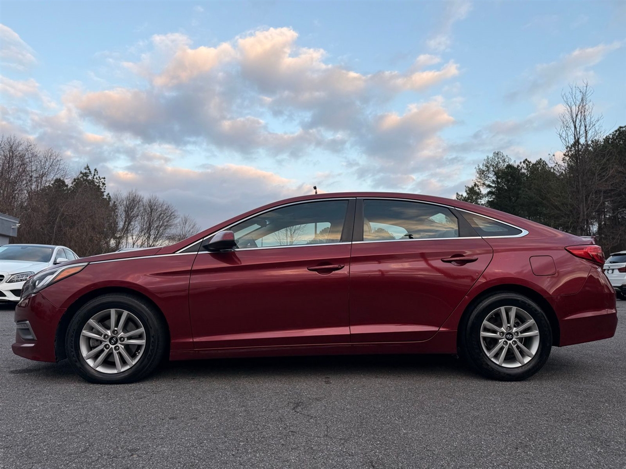 Hyundai Sonata 4dr Sdn 2.4L SE 2015