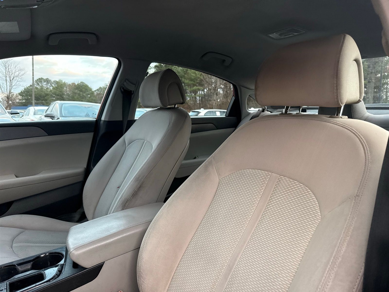 Hyundai Sonata 4dr Sdn 2.4L SE 2015