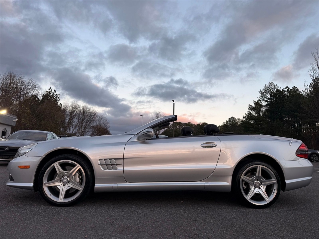 Mercedes-Benz SL-Class 2dr Roadster SL 550 2011