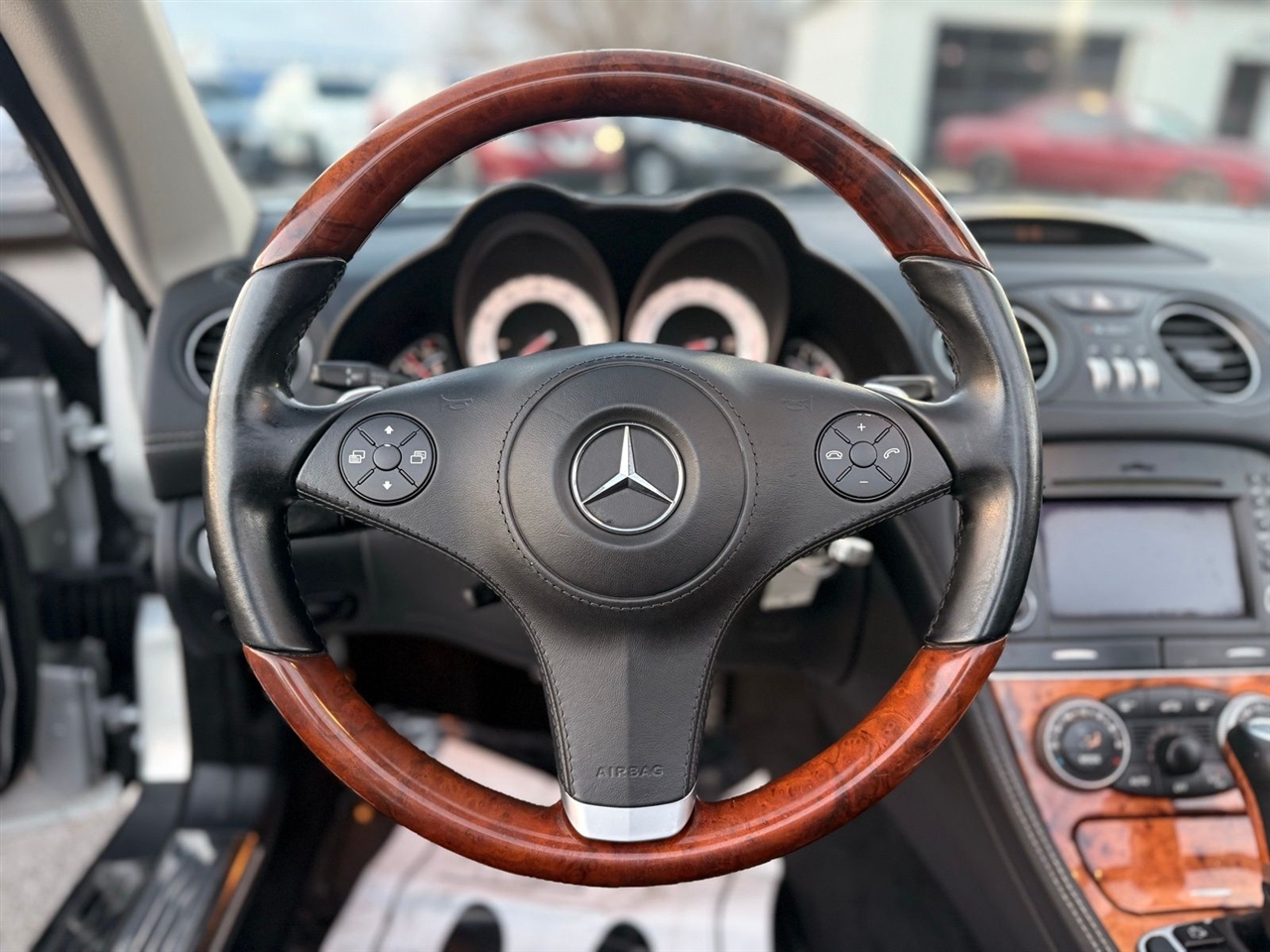 Mercedes-Benz SL-Class 2dr Roadster SL 550 2011