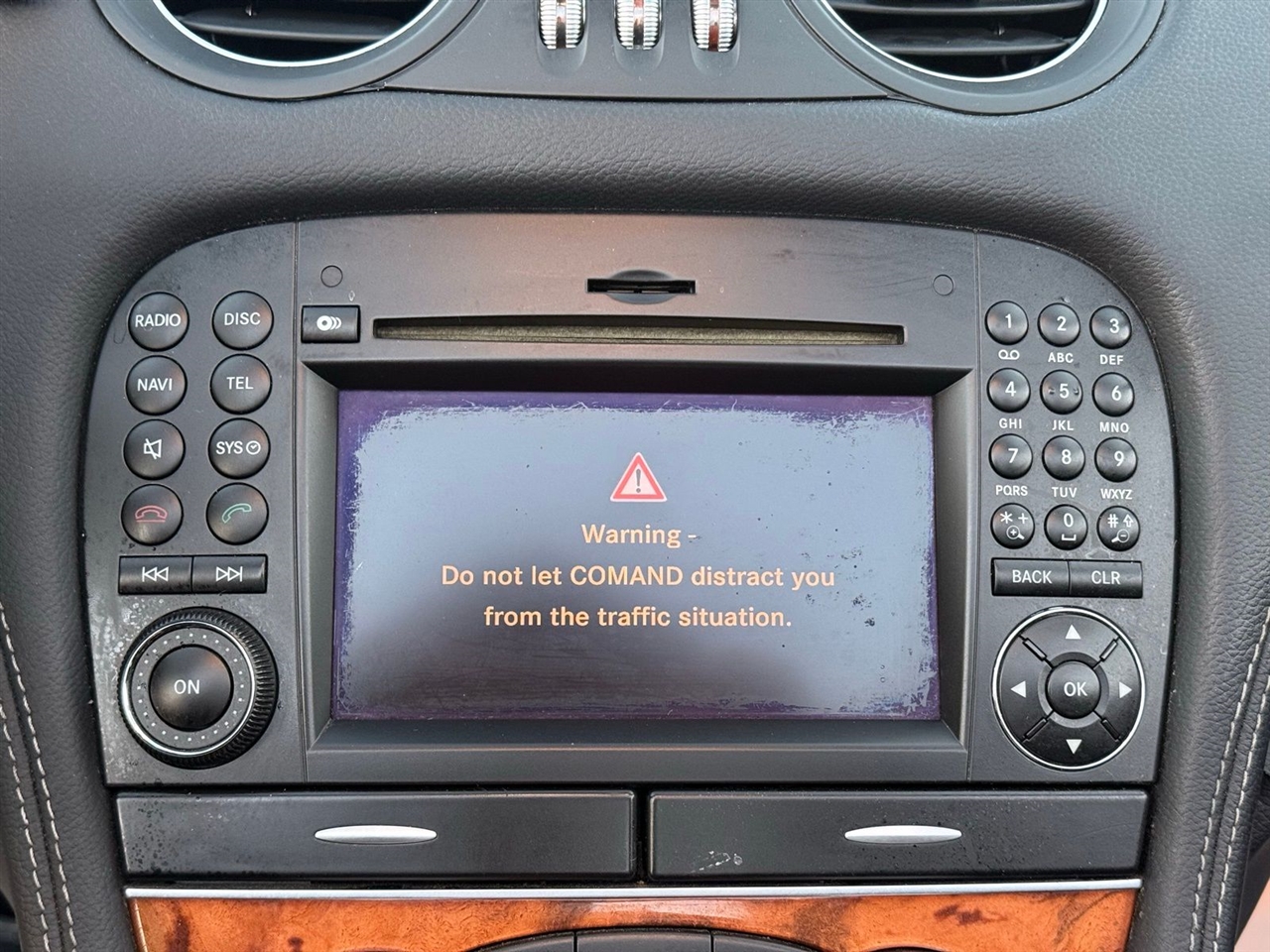 Mercedes-Benz SL-Class 2dr Roadster SL 550 2011