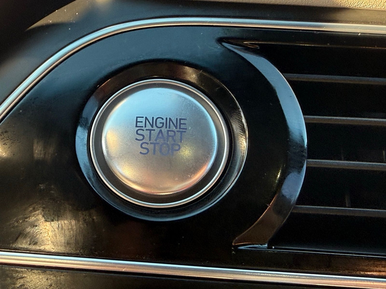 Genesis G70 2.0T AWD 2023