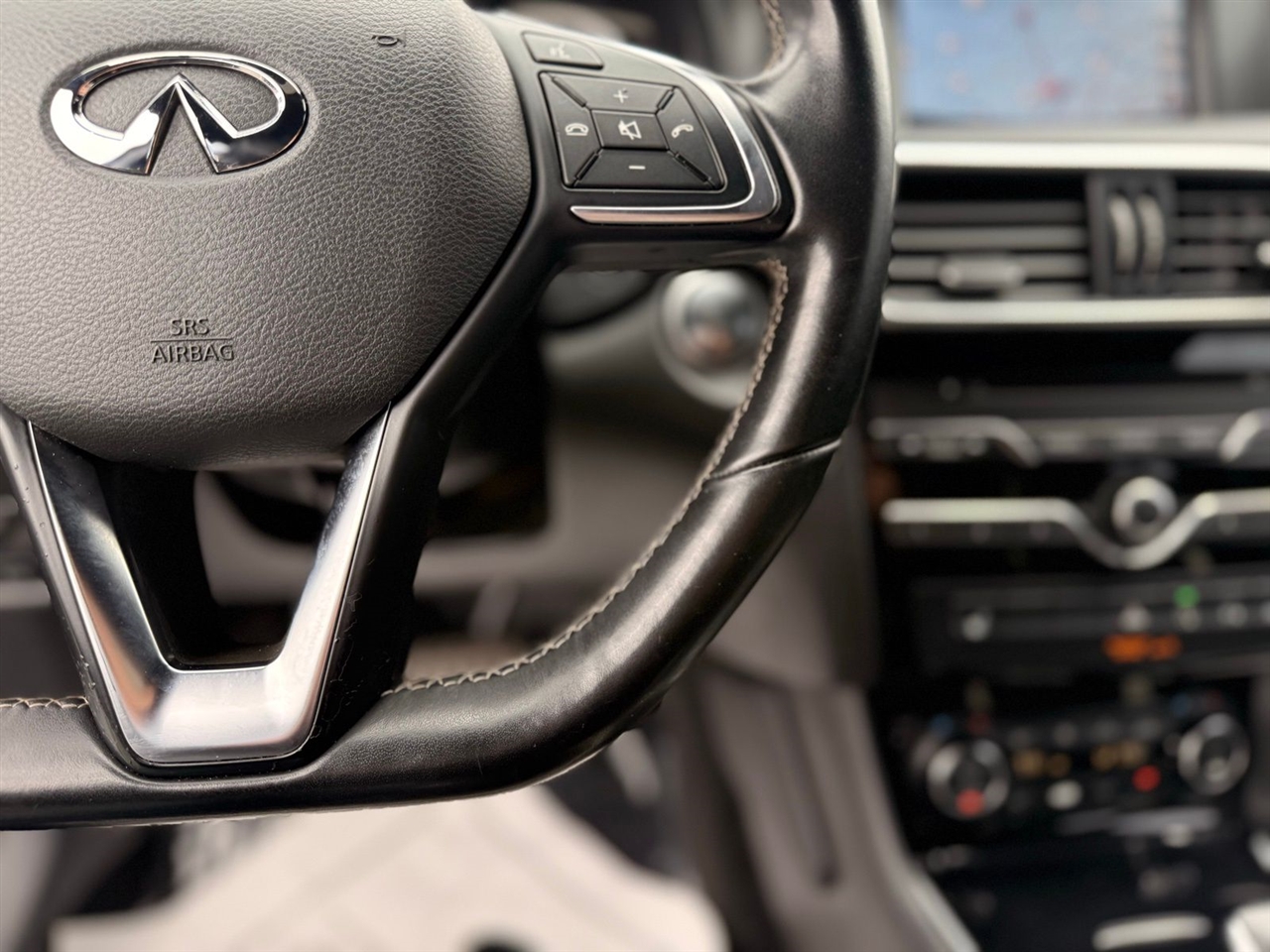 Infiniti QX30 Sport FWD 2018