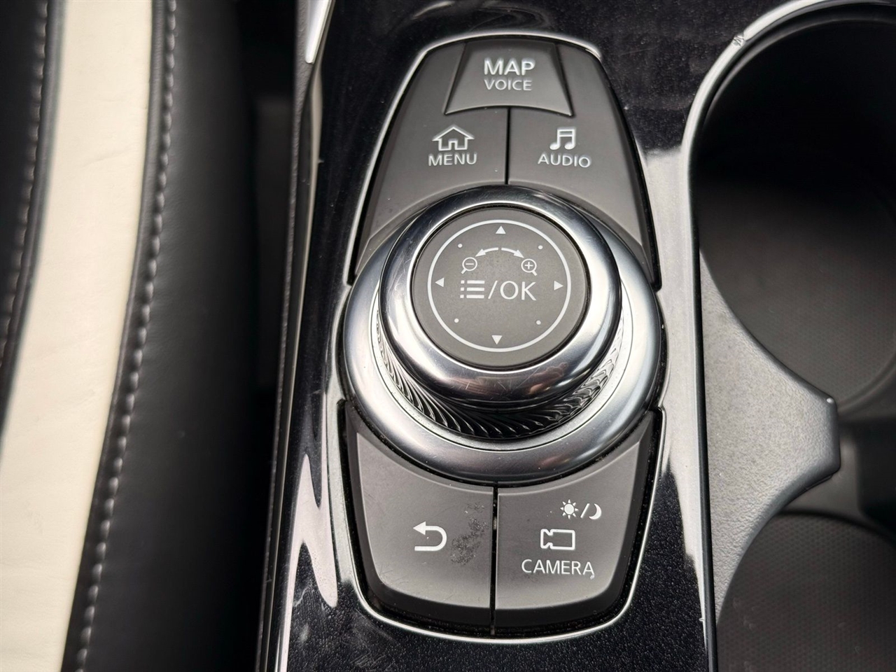 Infiniti QX30 Sport FWD 2018