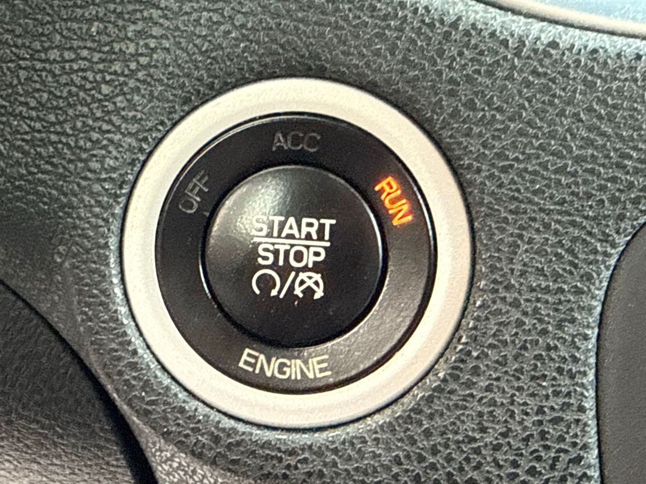 Dodge Charger 4dr Sdn RT RWD 2015