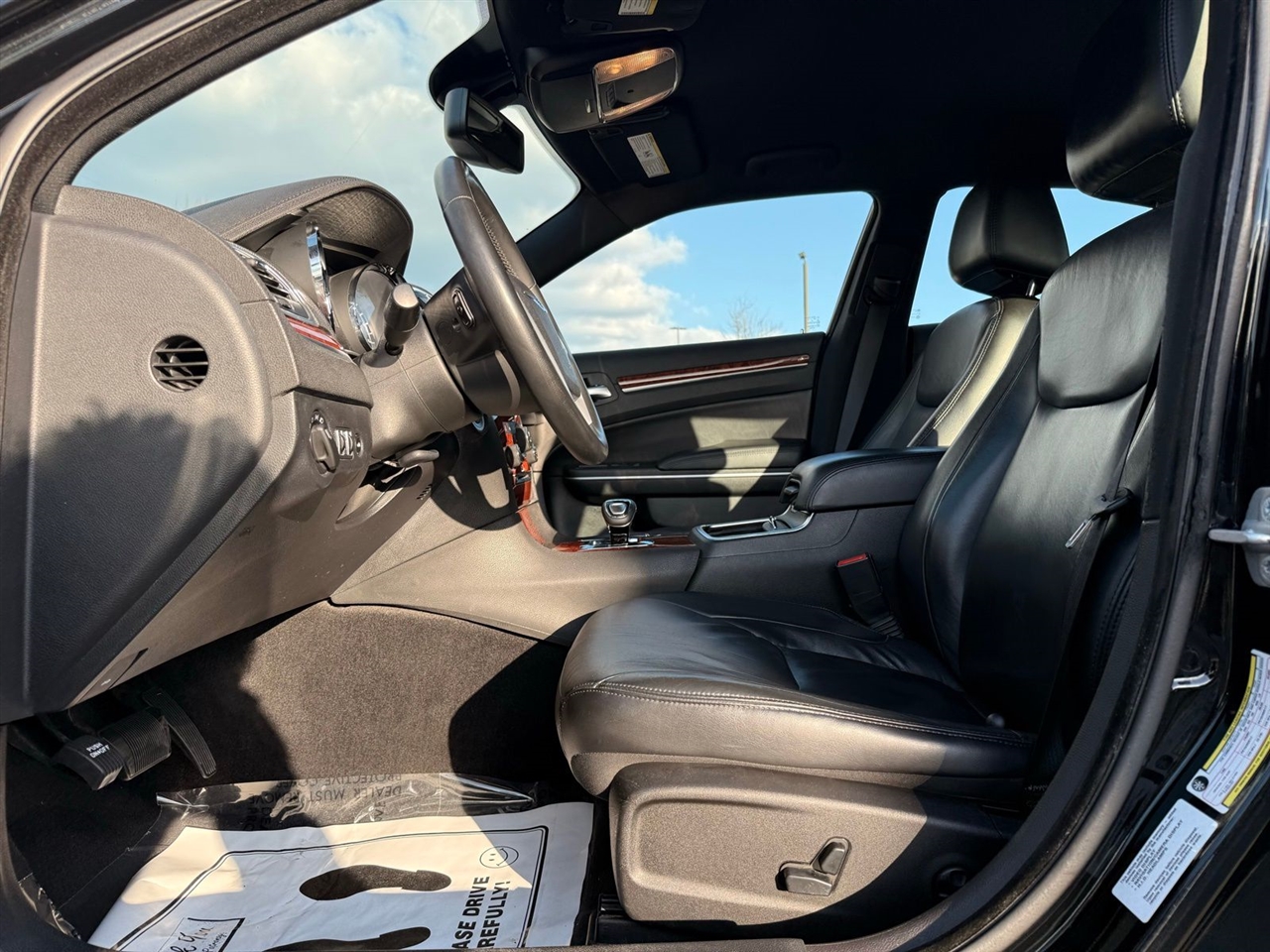 Chrysler 300 4dr Sdn RWD 2014