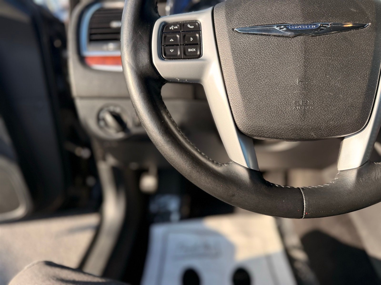 Chrysler 300 4dr Sdn RWD 2014