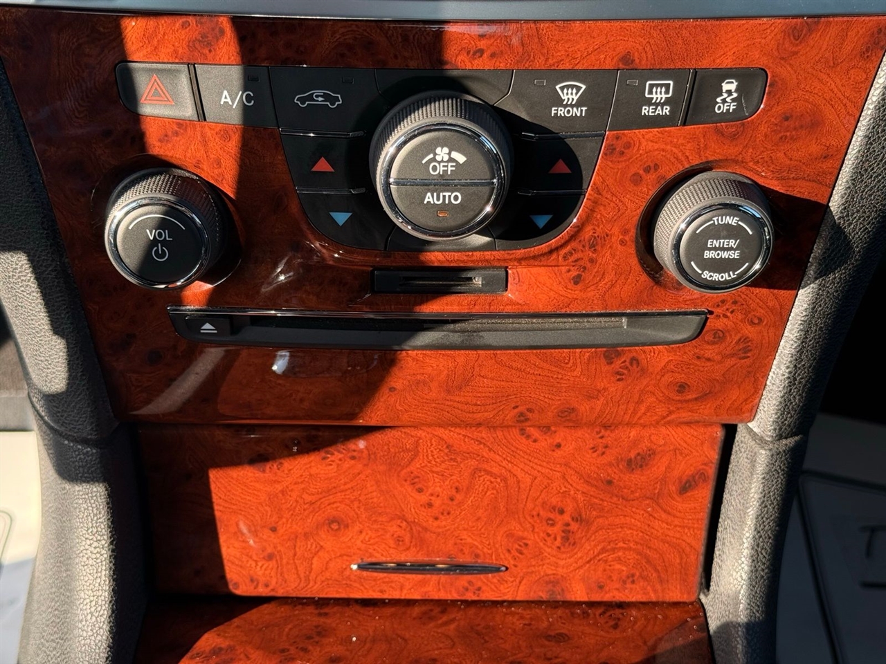 Chrysler 300 4dr Sdn RWD 2014