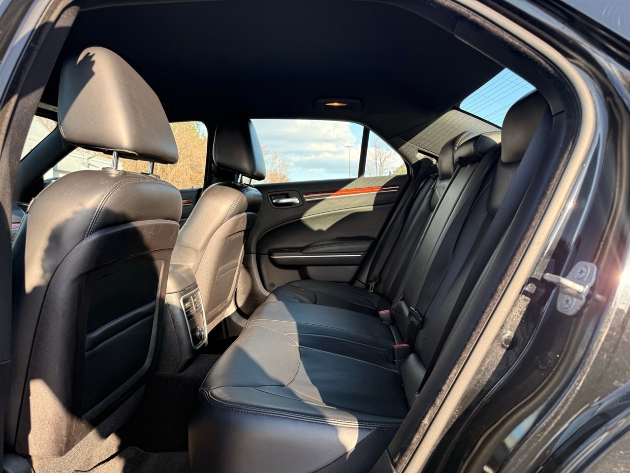 Chrysler 300 4dr Sdn RWD 2014