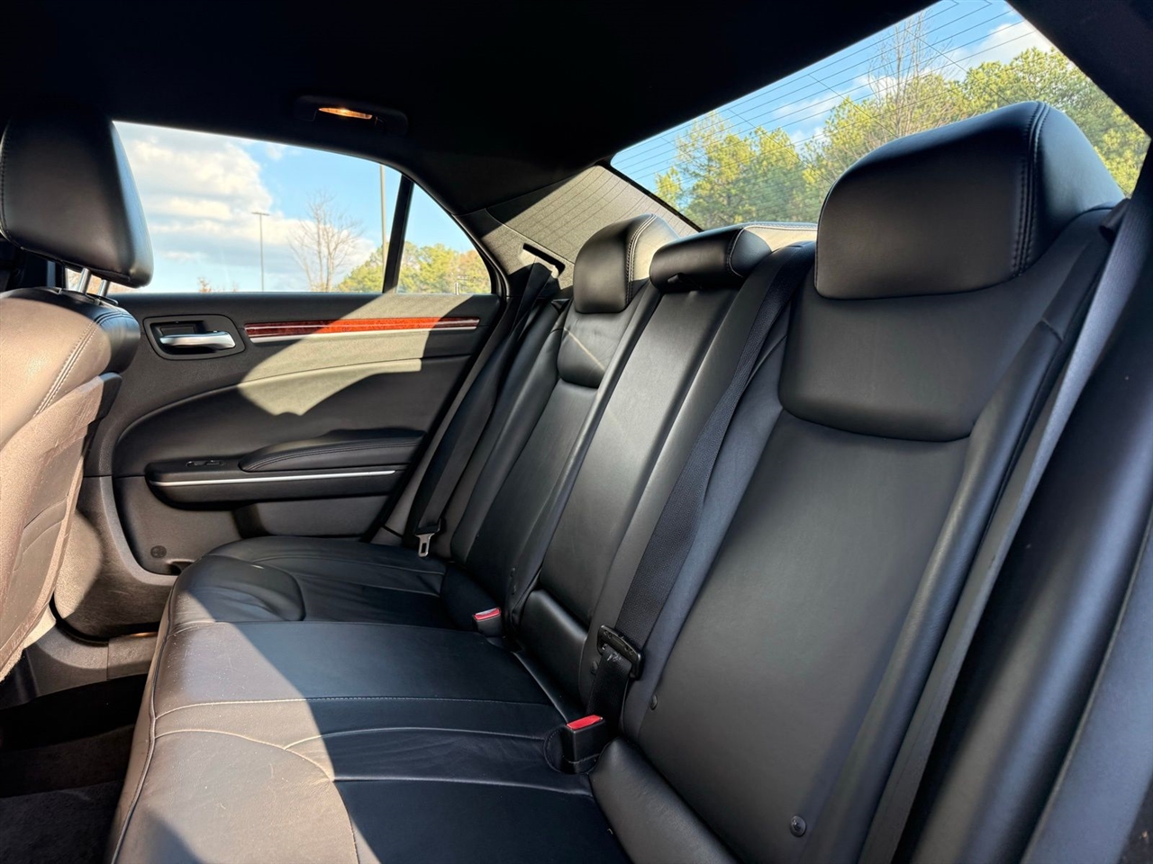 Chrysler 300 4dr Sdn RWD 2014