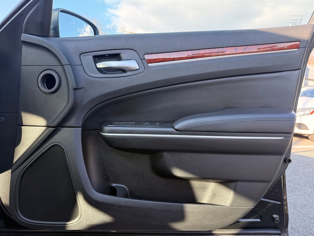 Chrysler 300 4dr Sdn RWD 2014