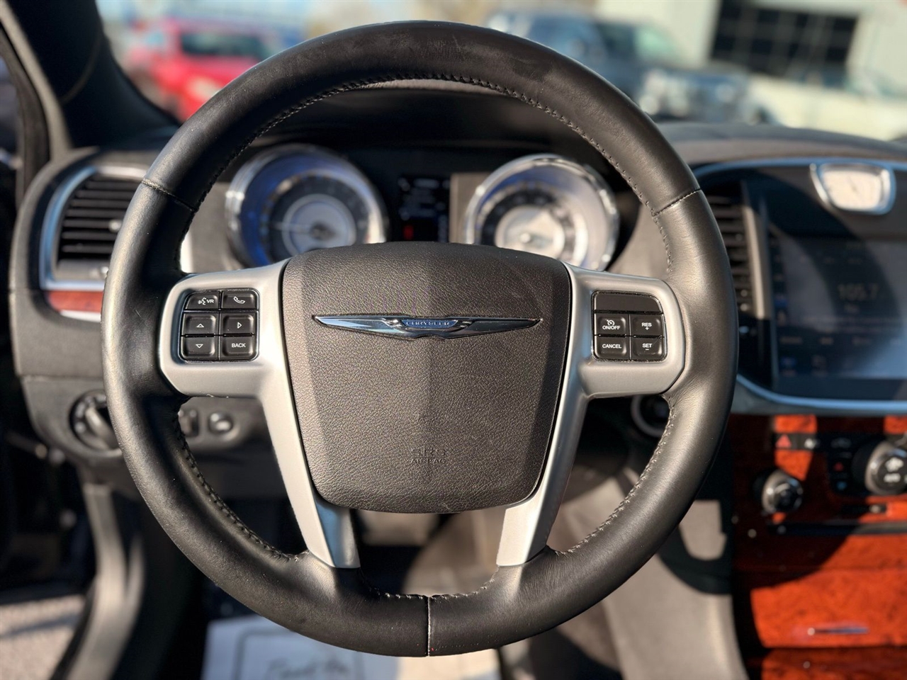 Chrysler 300 4dr Sdn RWD 2014