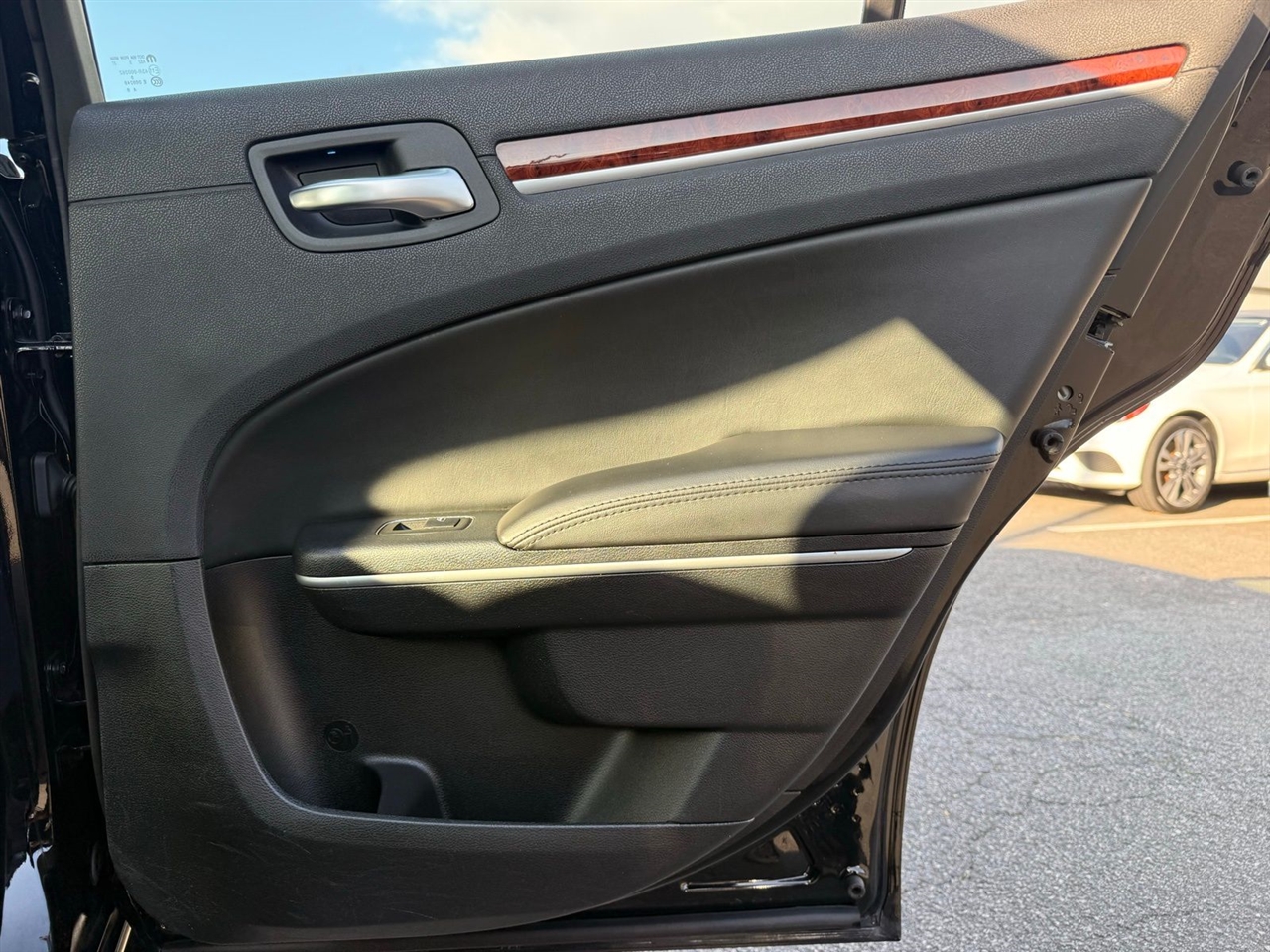 Chrysler 300 4dr Sdn RWD 2014