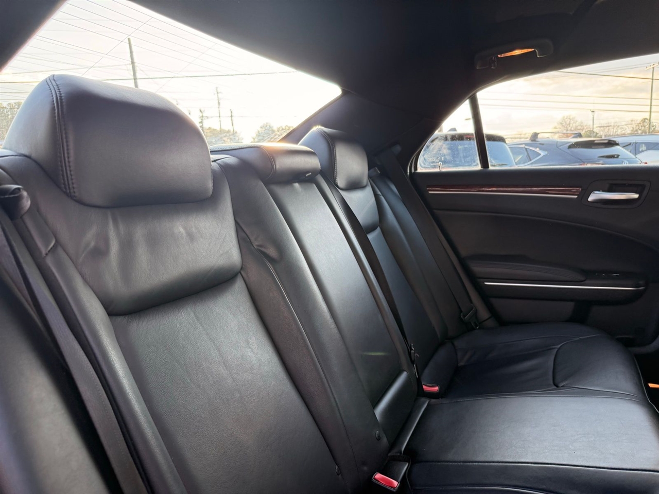 Chrysler 300 4dr Sdn RWD 2014