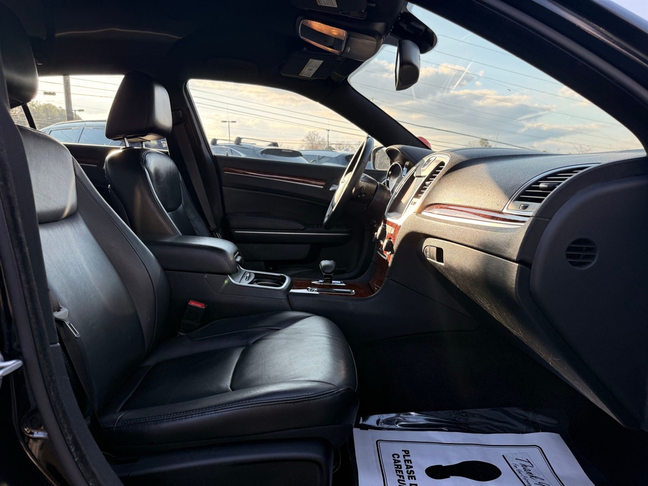 Chrysler 300 4dr Sdn RWD 2014