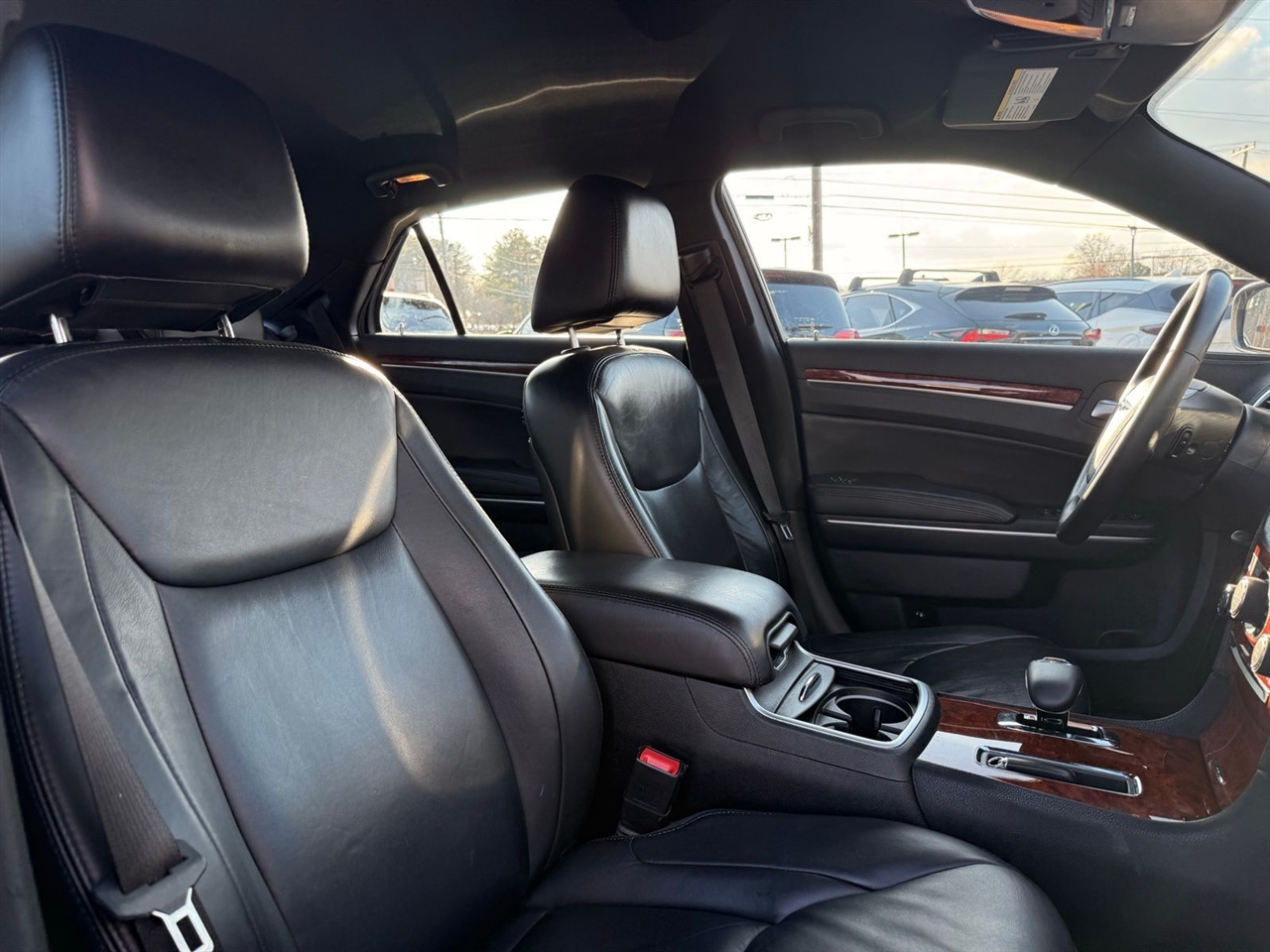 Chrysler 300 4dr Sdn RWD 2014