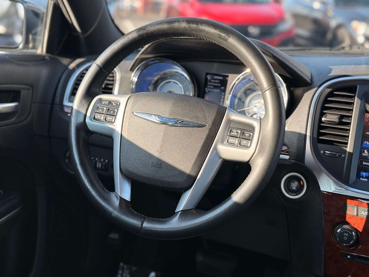 Chrysler 300 4dr Sdn RWD 2014