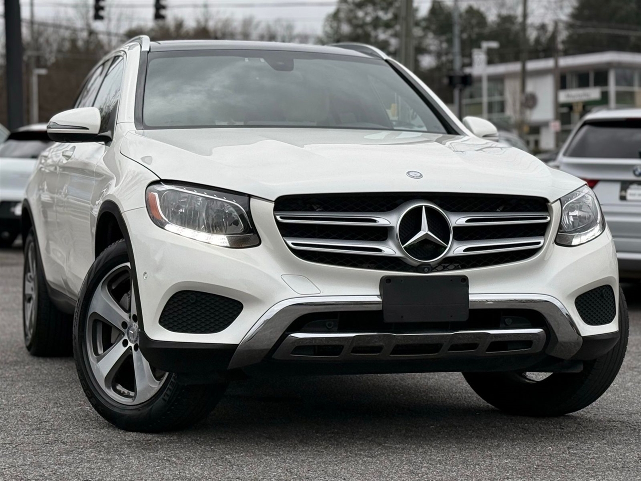 Mercedes-Benz GLC GLC 300 4MATIC SUV 2017