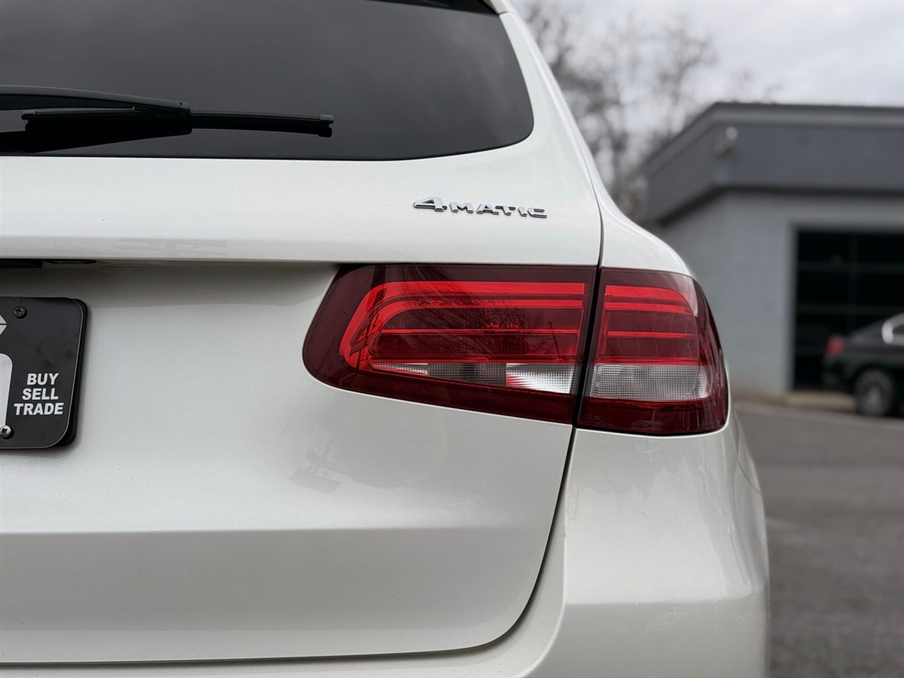 Mercedes-Benz GLC GLC 300 4MATIC SUV 2017