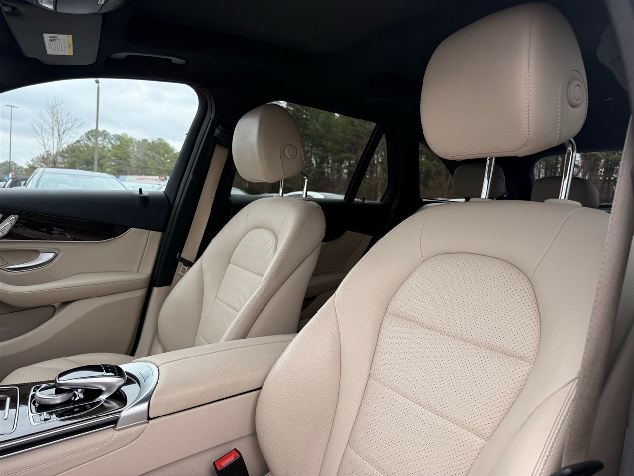 Mercedes-Benz GLC GLC 300 4MATIC SUV 2017