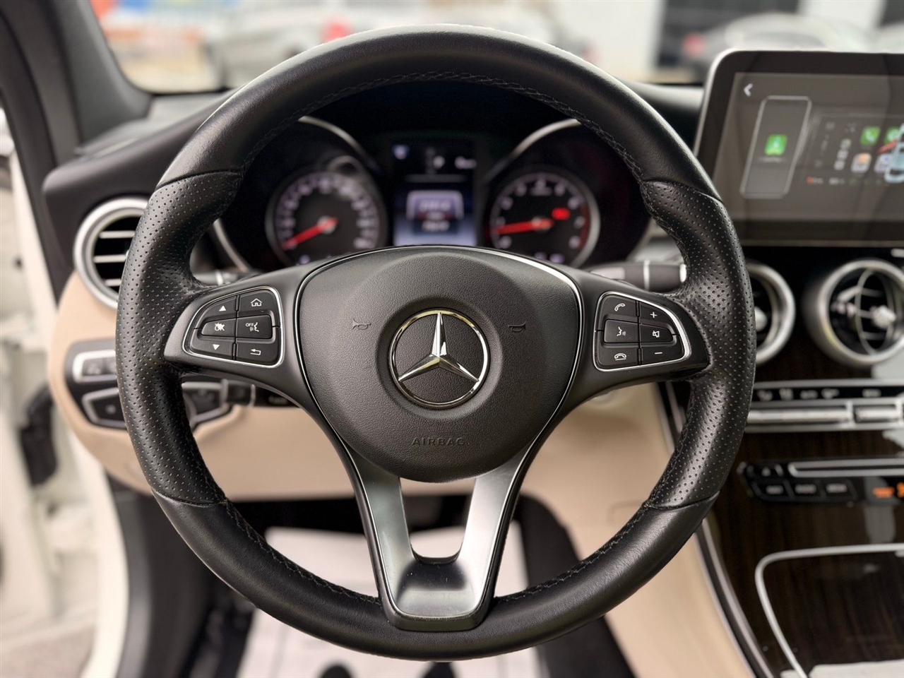 Mercedes-Benz GLC GLC 300 4MATIC SUV 2017