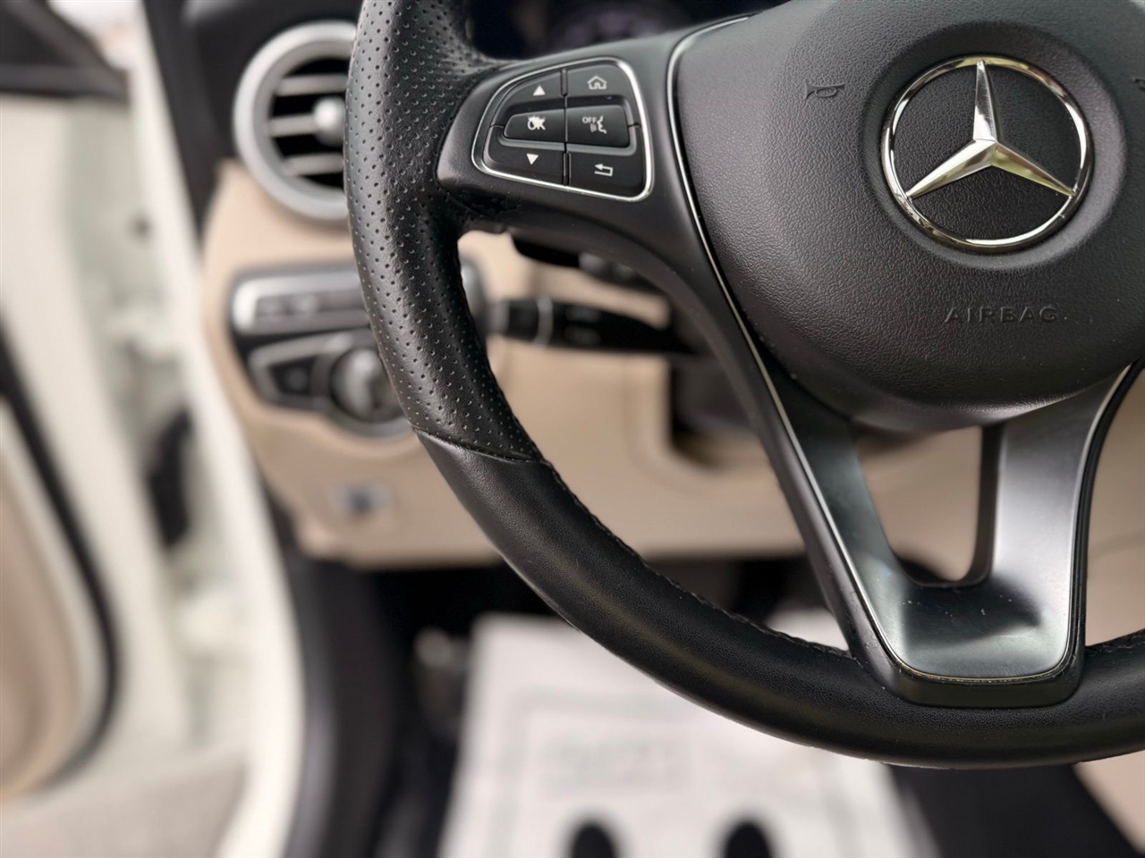 Mercedes-Benz GLC GLC 300 4MATIC SUV 2017