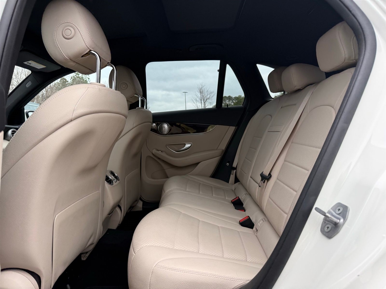 Mercedes-Benz GLC GLC 300 4MATIC SUV 2017