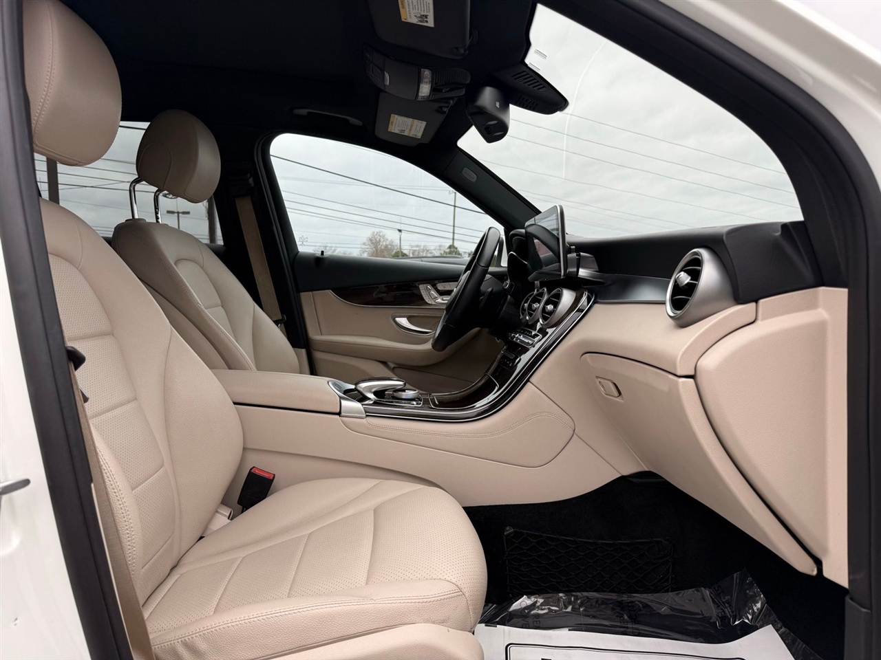 Mercedes-Benz GLC GLC 300 4MATIC SUV 2017