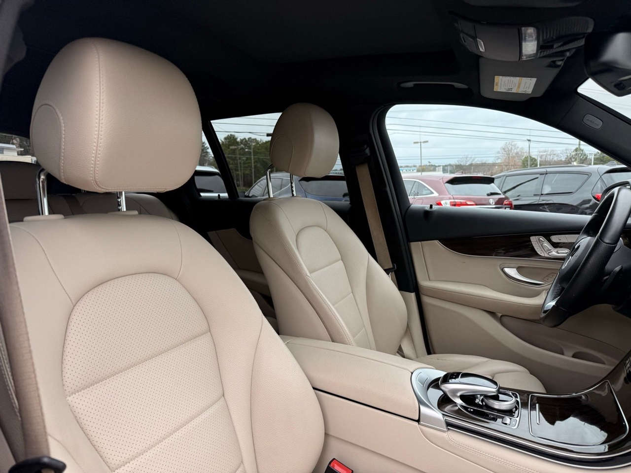 Mercedes-Benz GLC GLC 300 4MATIC SUV 2017