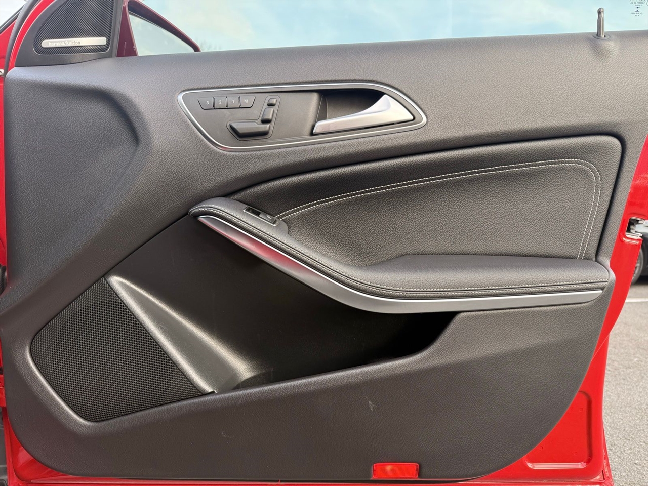 Mercedes-Benz GLA-Class 4MATIC 4dr GLA 250 2015