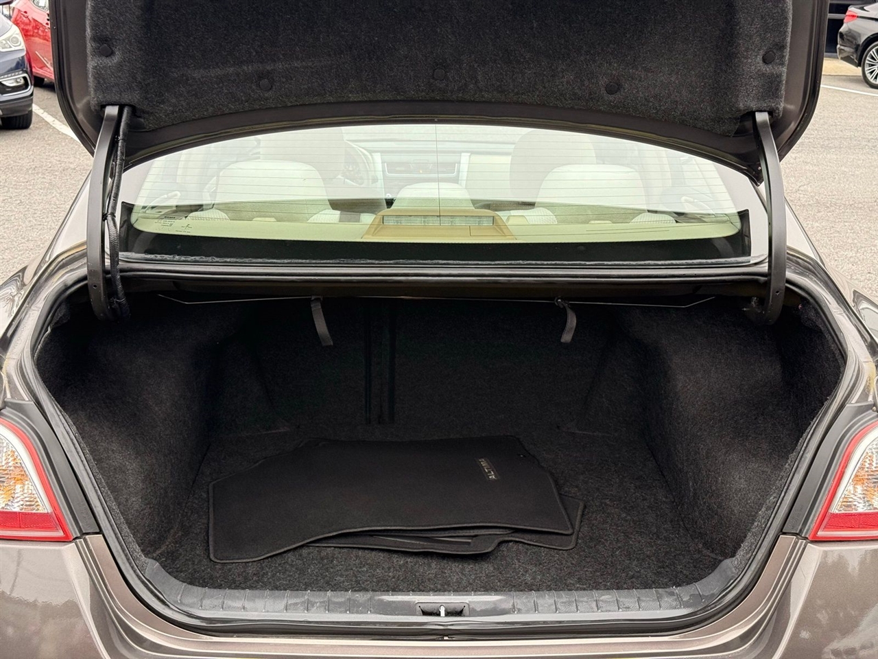 Nissan Altima 4dr Sdn I4 2.5 S 2013