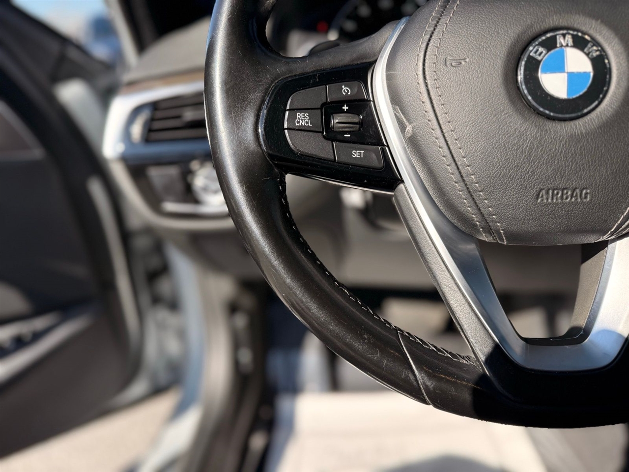 BMW 5 Series 530i Sedan 2019