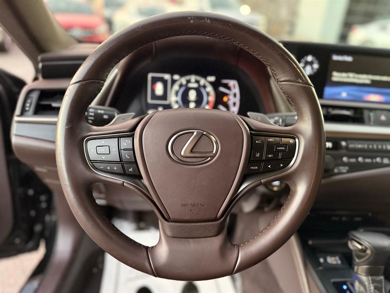 Lexus ES  2019