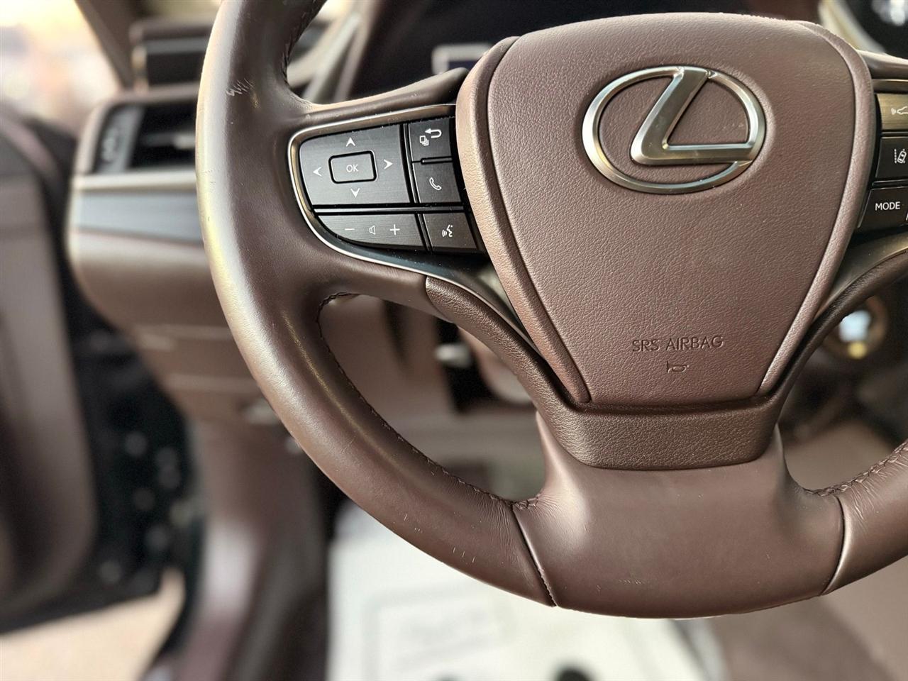 Lexus ES  2019