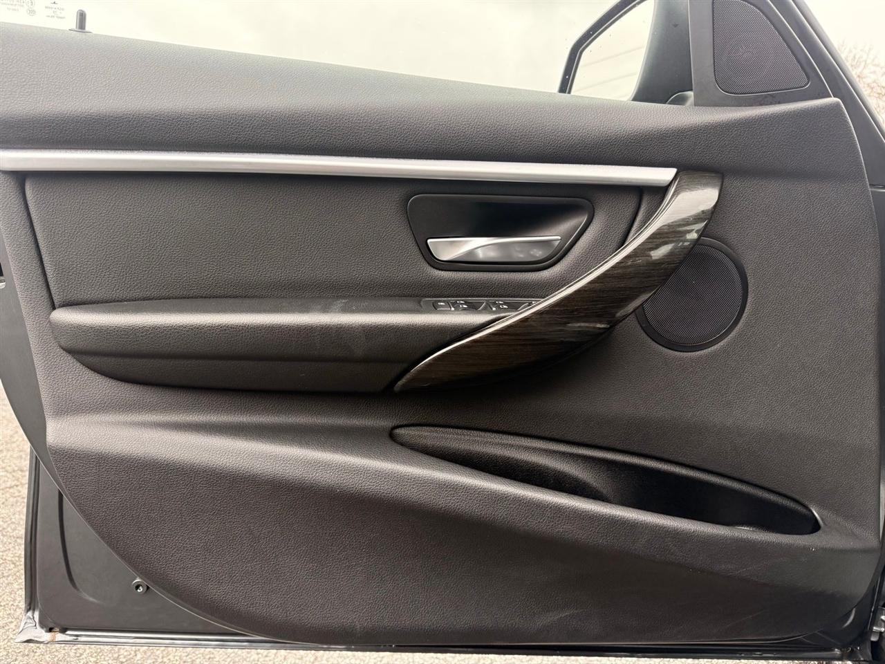 BMW 3 Series 4dr Sdn 328i xDrive AWD SULEV South Africa 2016