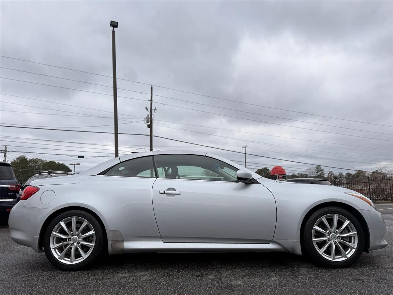 Infiniti G37 Convertible 2dr Base 2013