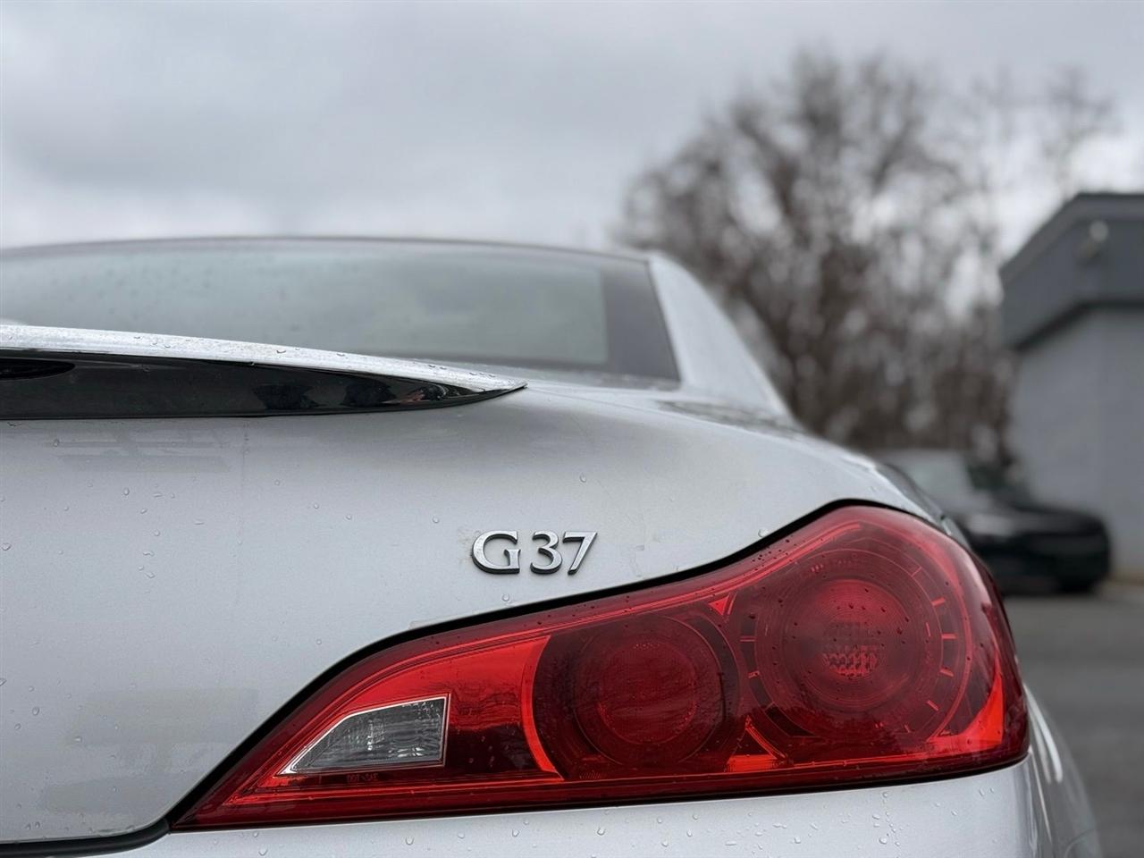 Infiniti G37 Convertible 2dr Base 2013