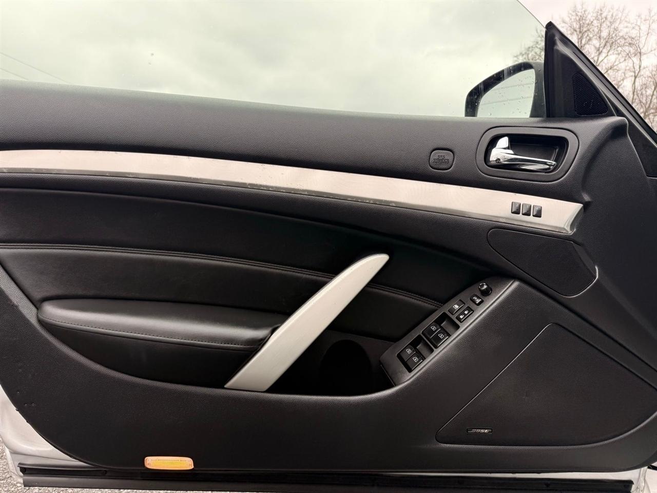 Infiniti G37 Convertible 2dr Base 2013