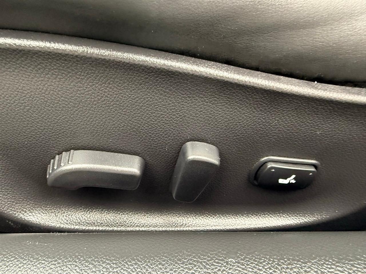 Infiniti G37 Convertible 2dr Base 2013