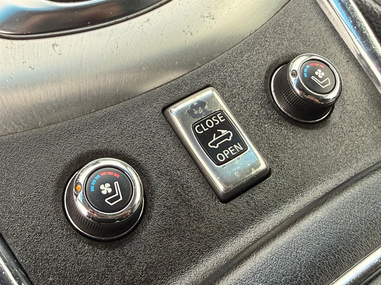 Infiniti G37 Convertible 2dr Base 2013