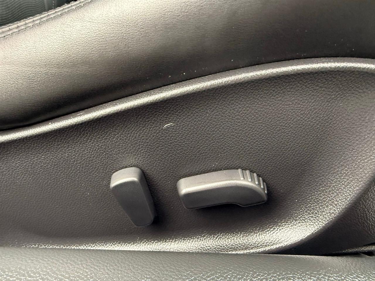 Infiniti G37 Convertible 2dr Base 2013