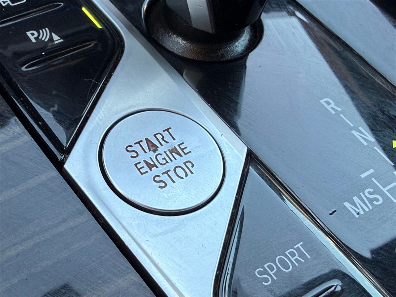 BMW X5 xDrive40i Sports Activity Vehicle 2023