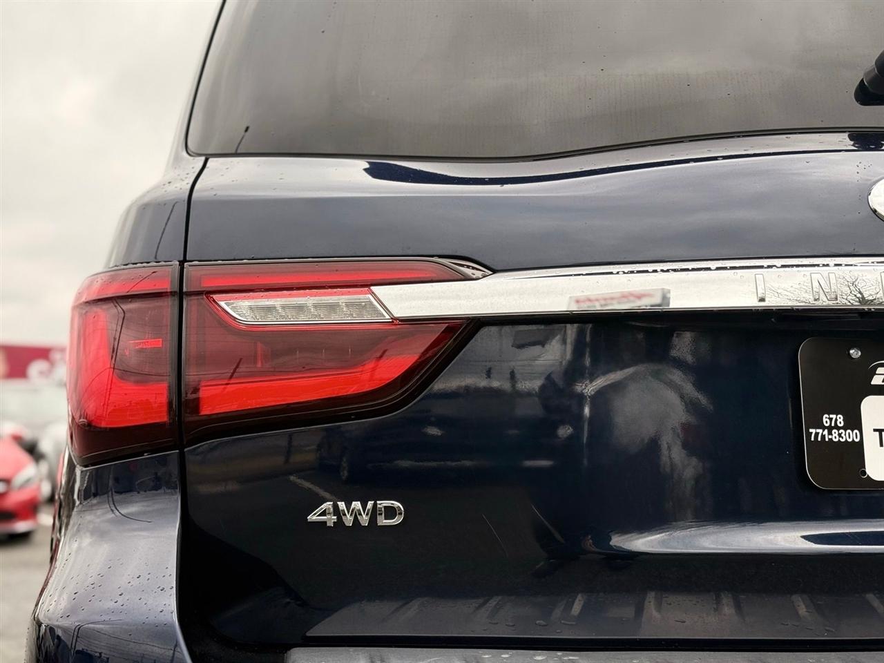 Infiniti QX80 LUXE AWD 2021